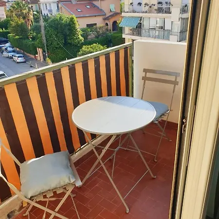 Beautiful T1 With Sea View * Nizza