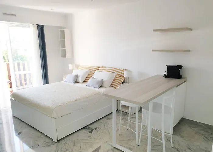 Апартаменты Beautiful T1 With Sea View *